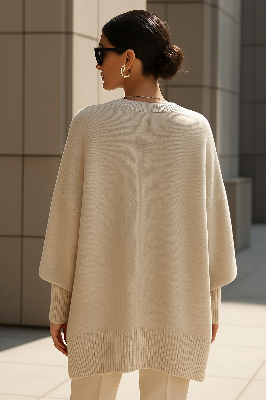 Laura – Cozy Oversized Knit Sweater for Women - Image 4