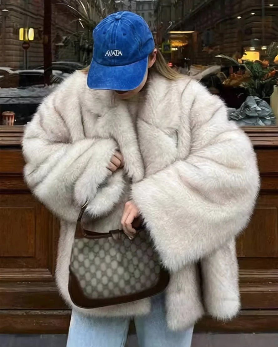 Oversized faux fur jacket for women with a cosy texture - J&B; - 4 - London-stylehouse.com