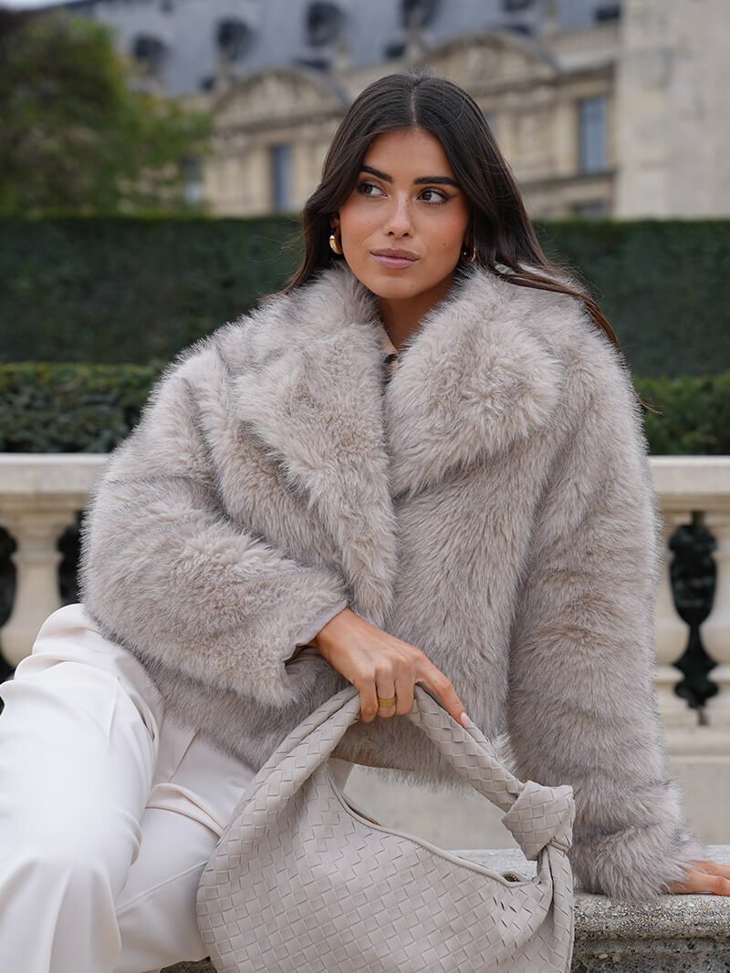 Women’s cropped faux fur jacket with an oversized collar - J&B; - 1 - London-stylehouse.com