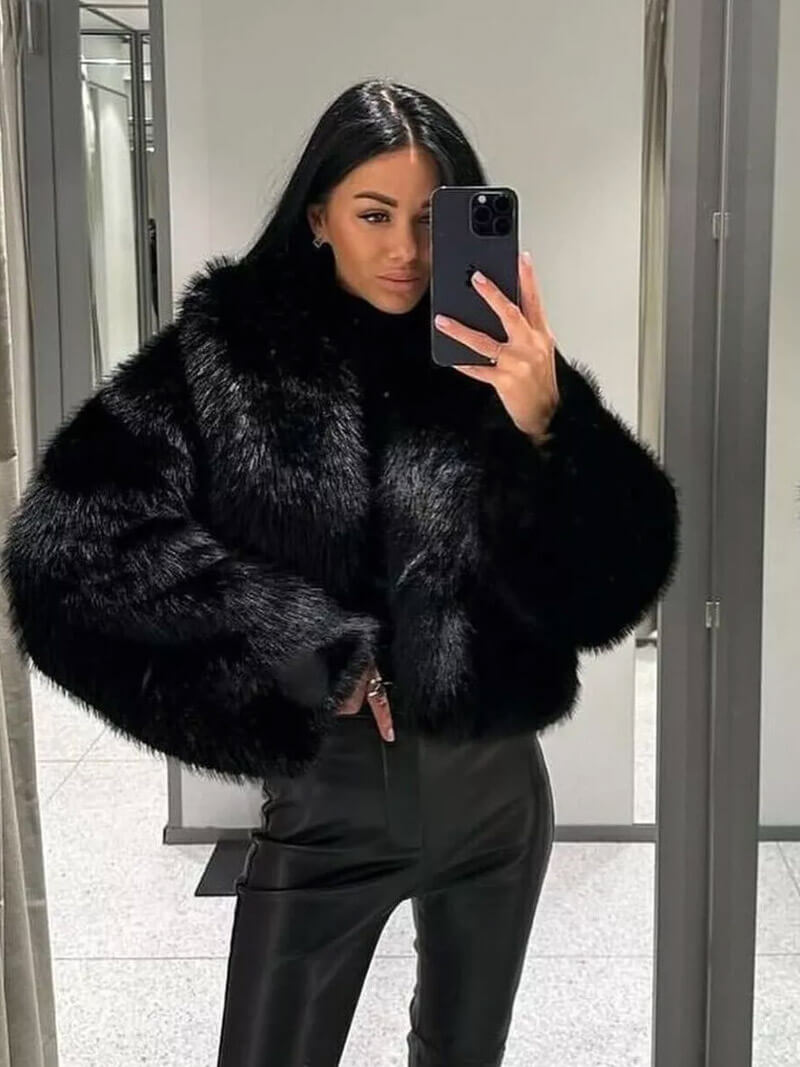 Women’s cropped faux fur jacket with an oversized collar - J&B; - 3 - London-stylehouse.com