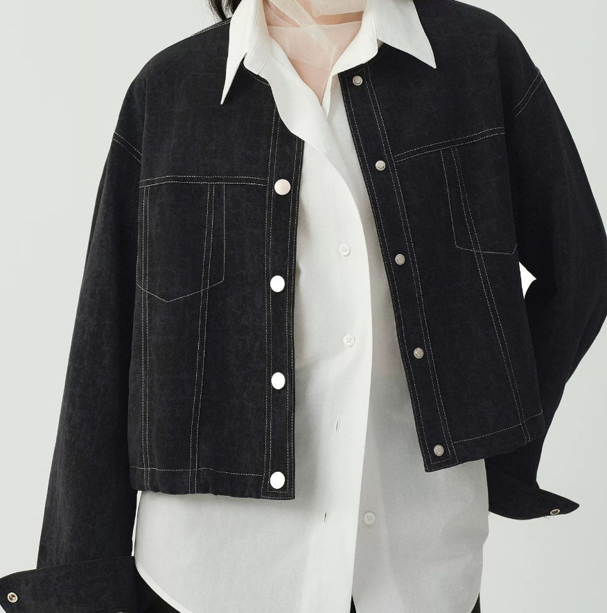 Short women’s jacket with a relaxed fit and front pockets - J&B; - 1 - London-stylehouse.com