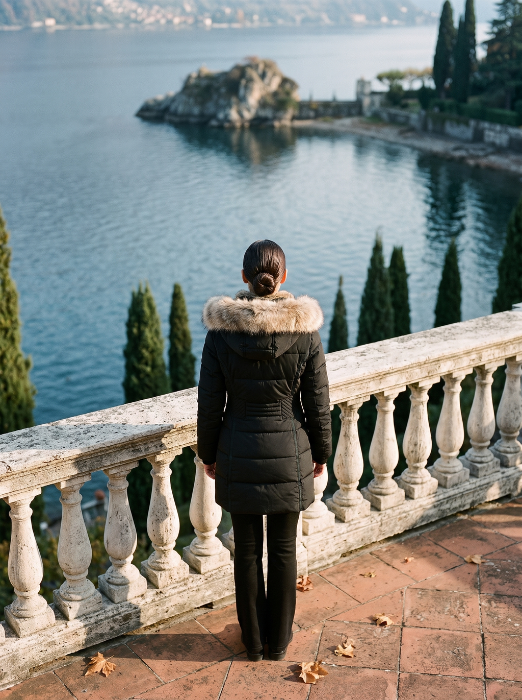 Ladies' fitted quilted jacket with removable faux fur hood - J&B - 3 - London-stylehouse.com