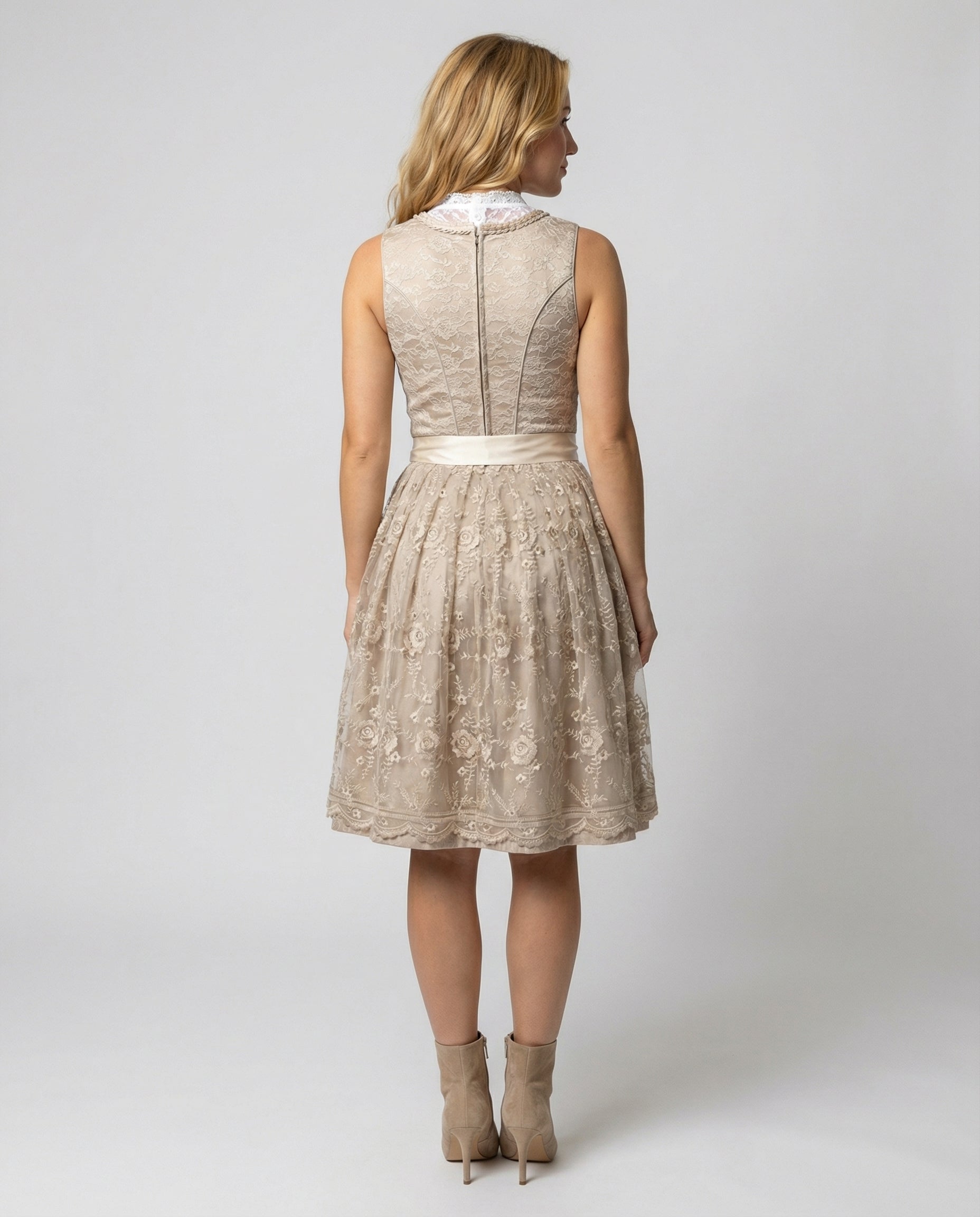 Women’s dirndl with lace sleeves and floral embroidery - J&B; - 3 - London-stylehouse.com