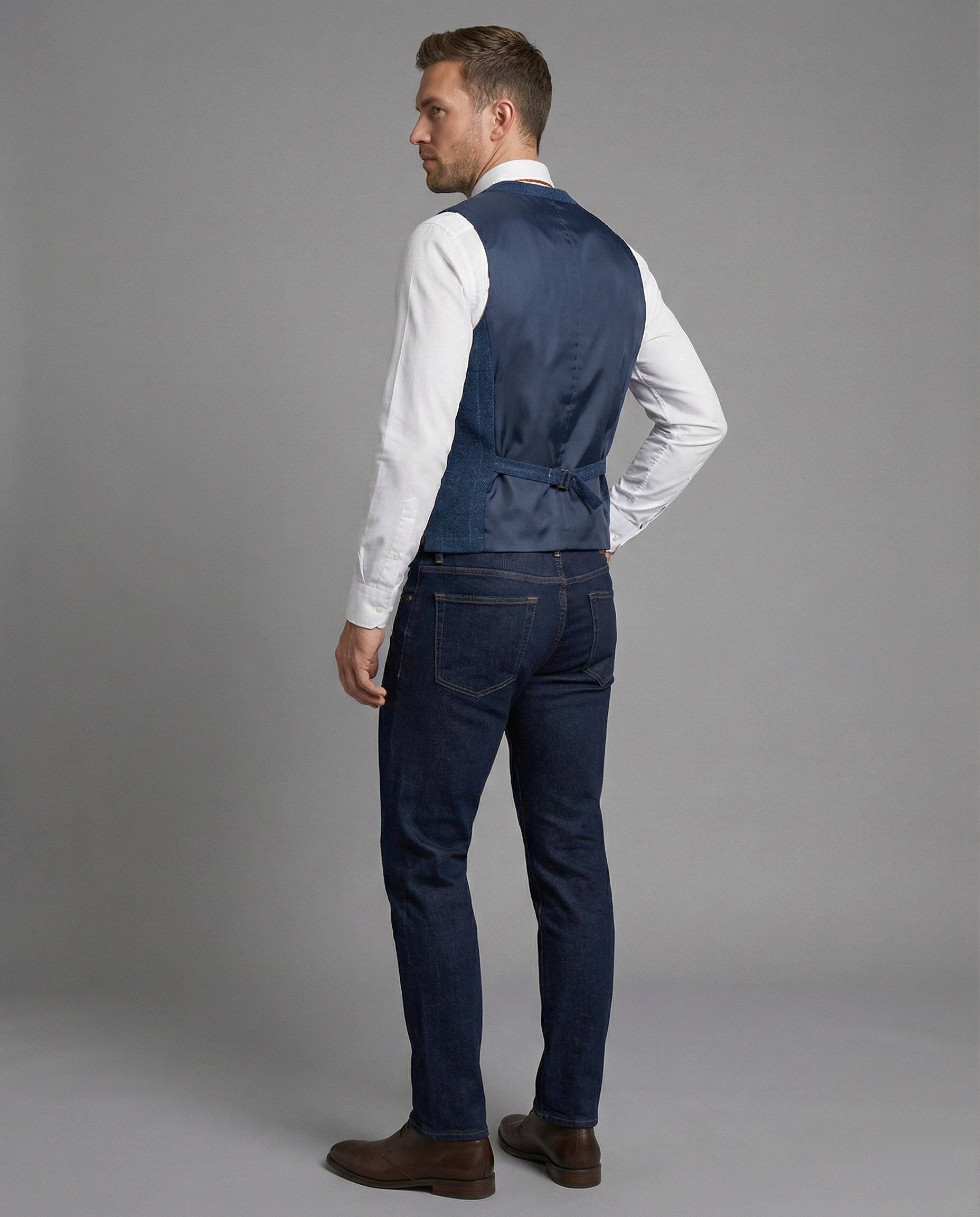 Stylish men’s waistcoat with a herringbone pattern and chain - J&B; - 4 - London-stylehouse.com