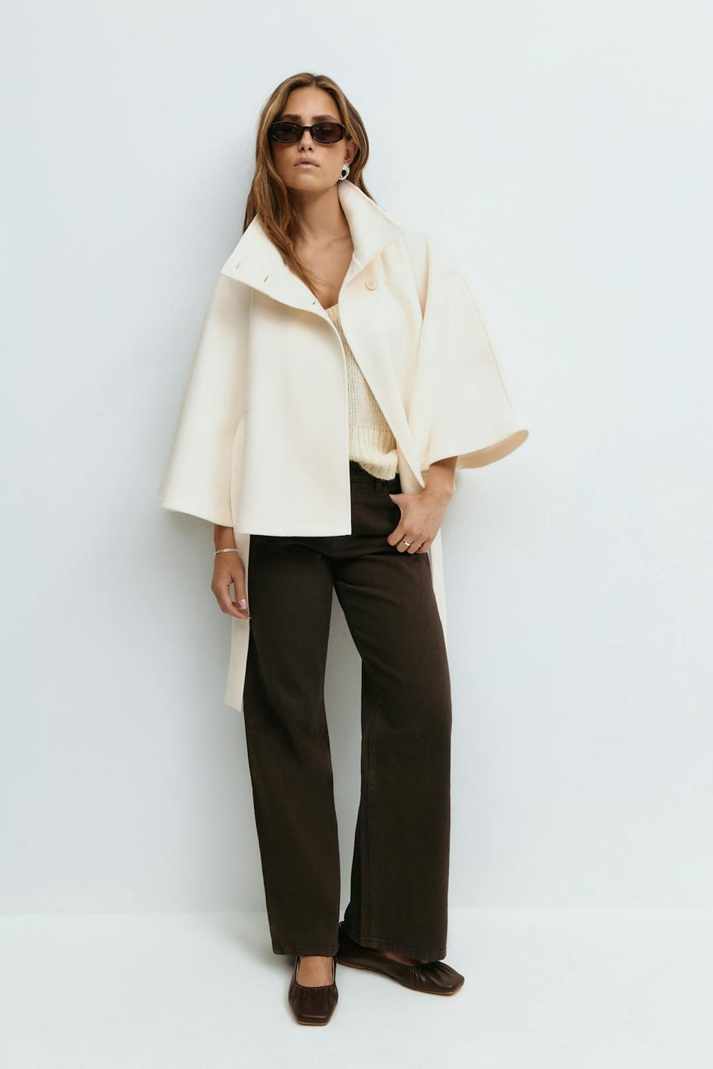 Women’s loose-fitting cape coat with a high collar and belt - J&B; - 4 - London-stylehouse.com