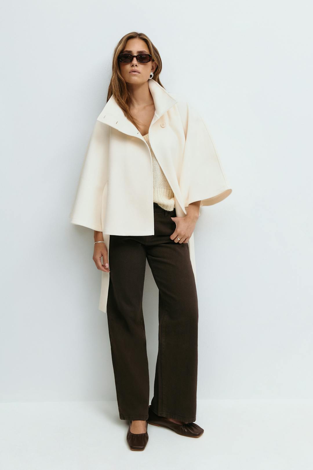 Women’s loose-fitting cape coat with a high collar and belt - J&B; - 4 - London-stylehouse.com