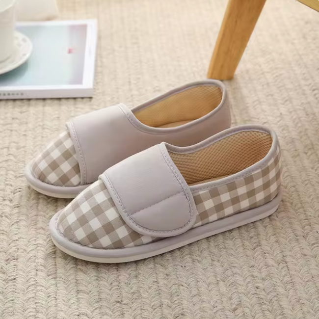 Diabetic-Friendly Adjustable Slippers for Women - Soft Check Design - J&B - 7 - London-stylehouse.com