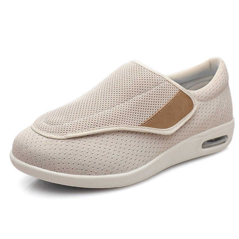 Bequeme Herren Slipper für Diabetiker - Weite Passform & Verstellbarer Klettverschluss - J&B - 4 - Atelier-Zofia