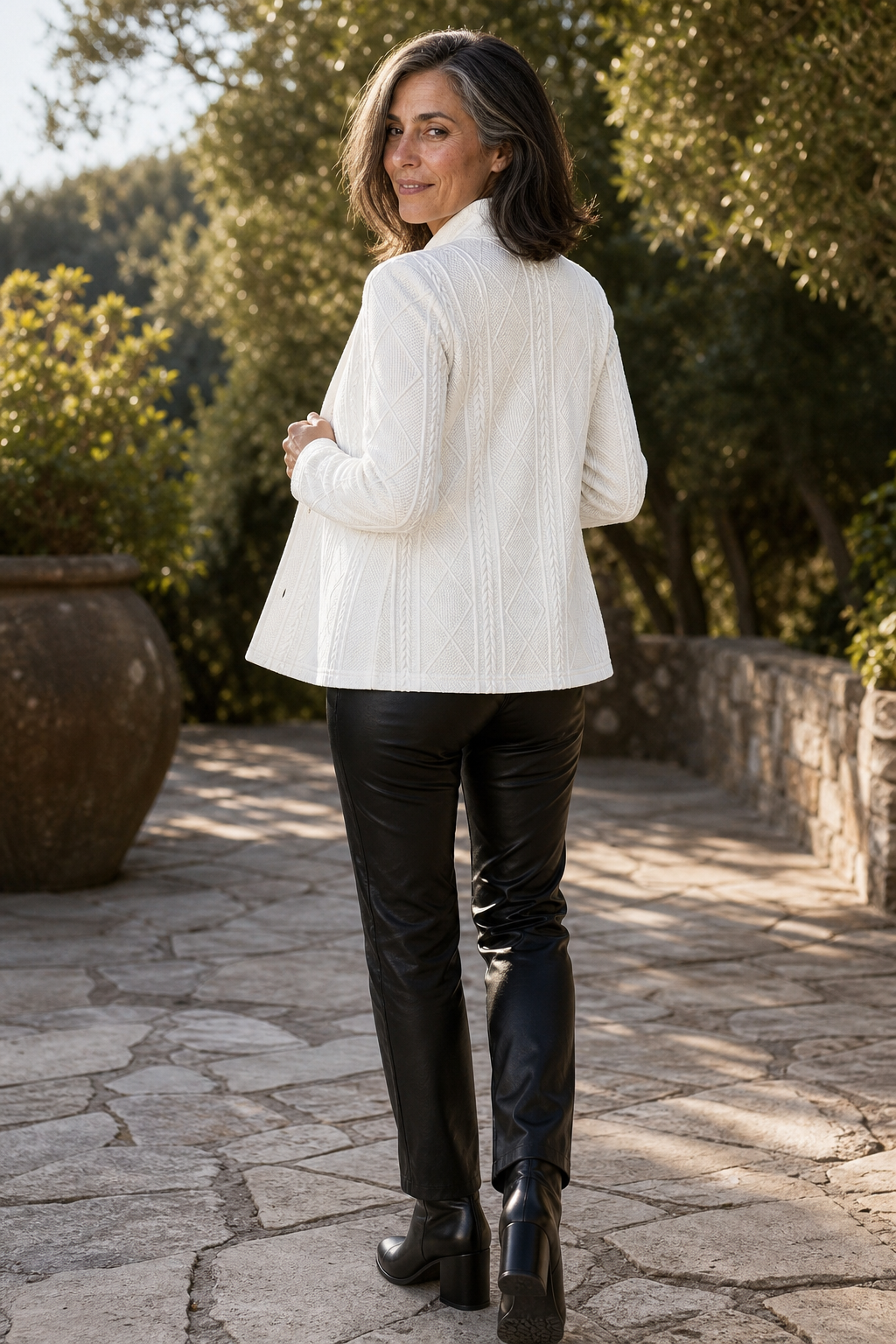 Blazer Women's Tailored Fit with Button Detail | L&S - 4 - London-stylehouse.com