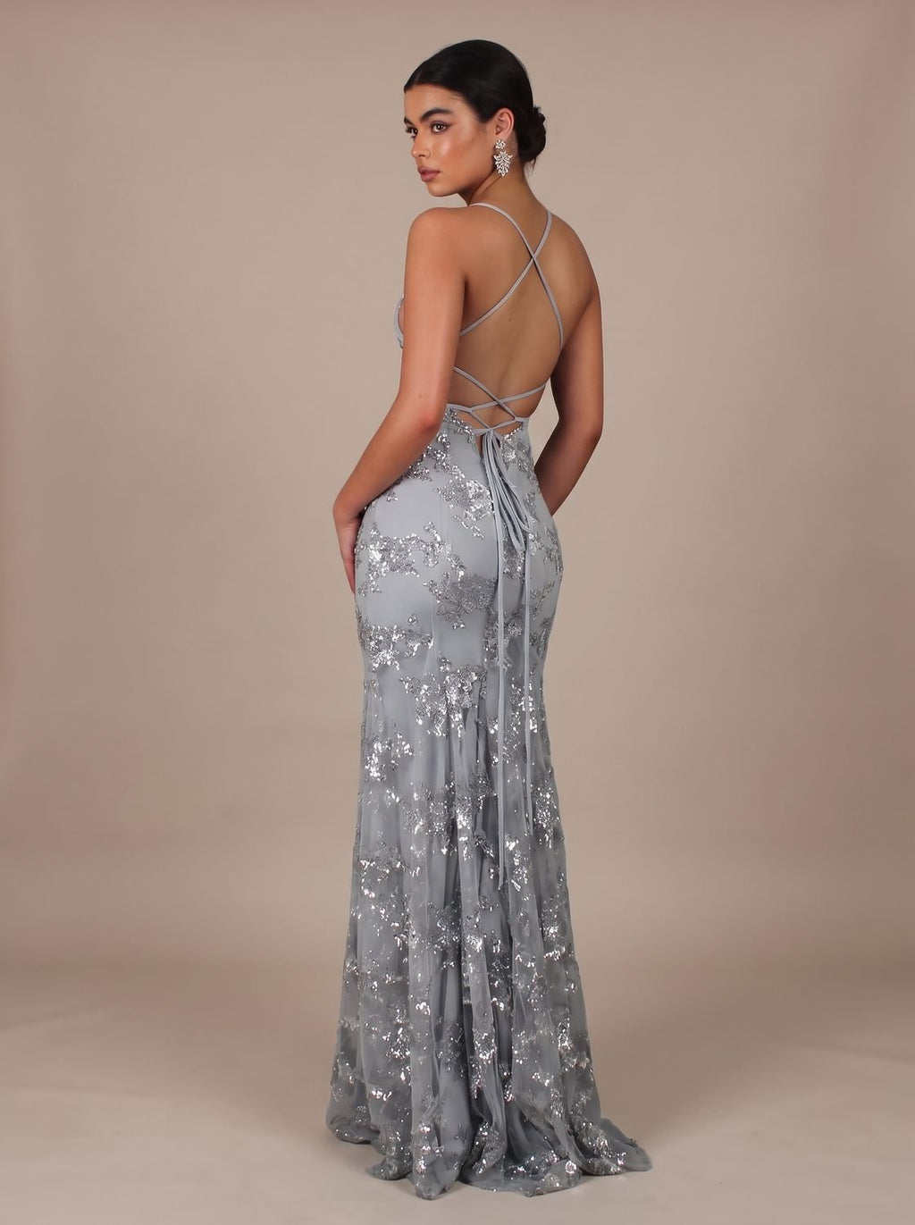 Women's Elegant Maxi Dress with V-Neck and Strappy Back - 4 - London-stylehouse.com