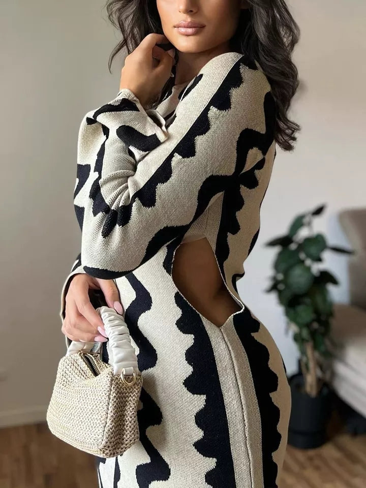 Maxi Dress Women's with Chic Cut-Out Details and Flared Sleeves - 4 - London-stylehouse.com