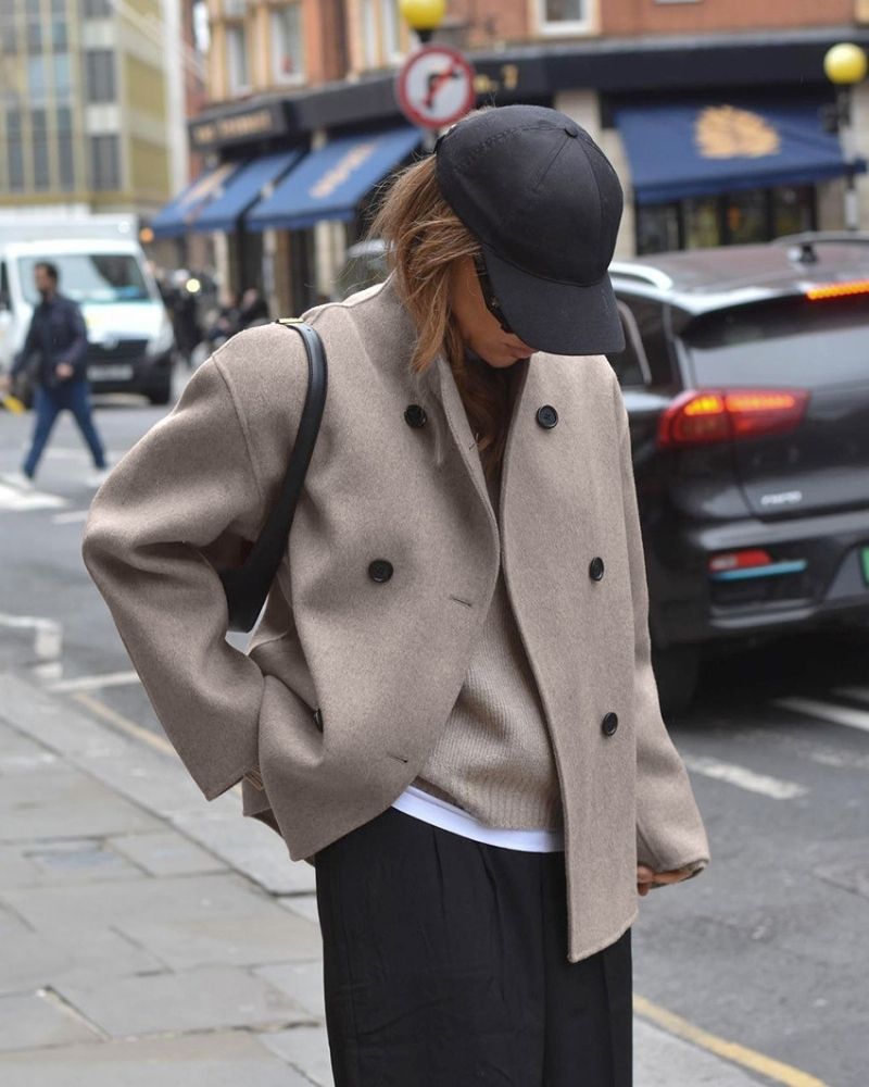 Double-Breasted Women's Coat - Relaxed Fit with Button Details - 4 - London-stylehouse.com