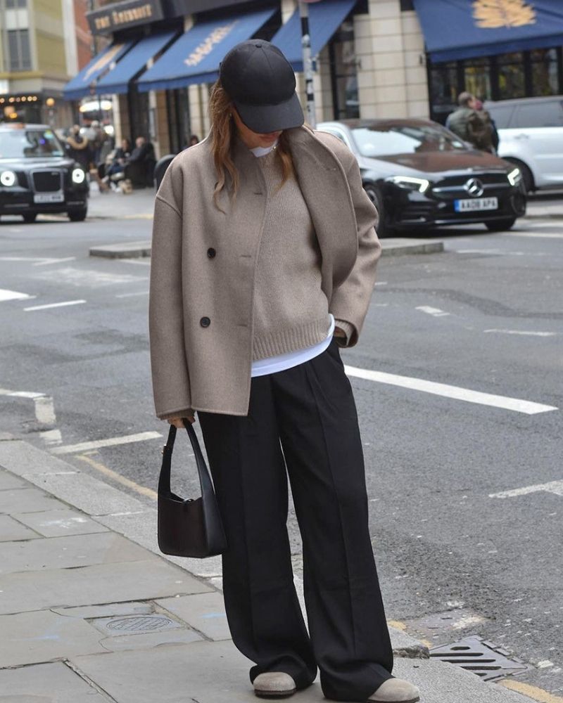 Double-Breasted Women's Coat - Relaxed Fit with Button Details - 5 - London-stylehouse.com