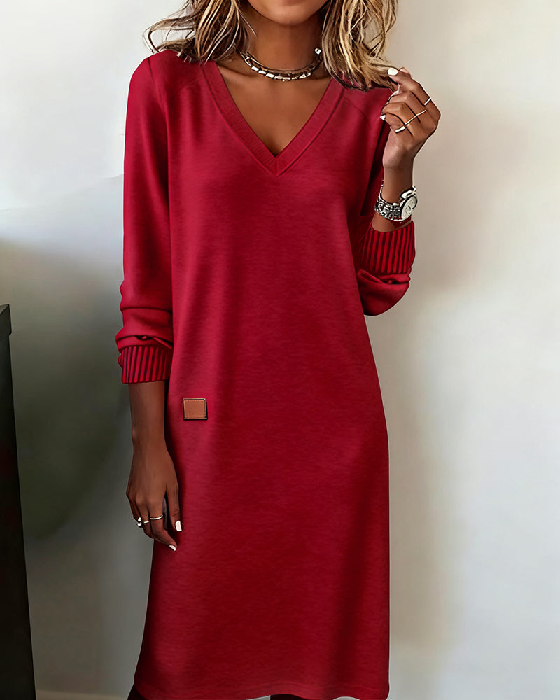 V-Neck Women's Midi Dress with Long Sleeves and Relaxed Fit - 1 - London-stylehouse.com