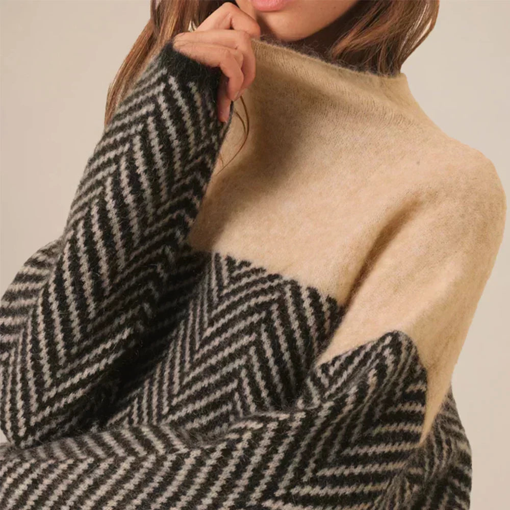 Women’s Pullover with Stand-Up Collar and Chevron Design - 5 - London-stylehouse.com