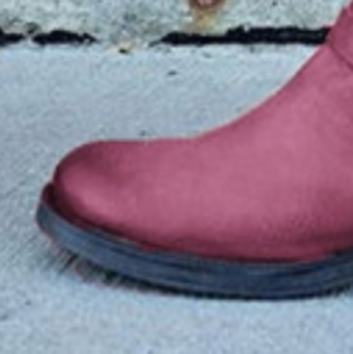 Elegant Women's Knee-Length Boots with Trendy Buckle Feature - 5 - London-stylehouse.com