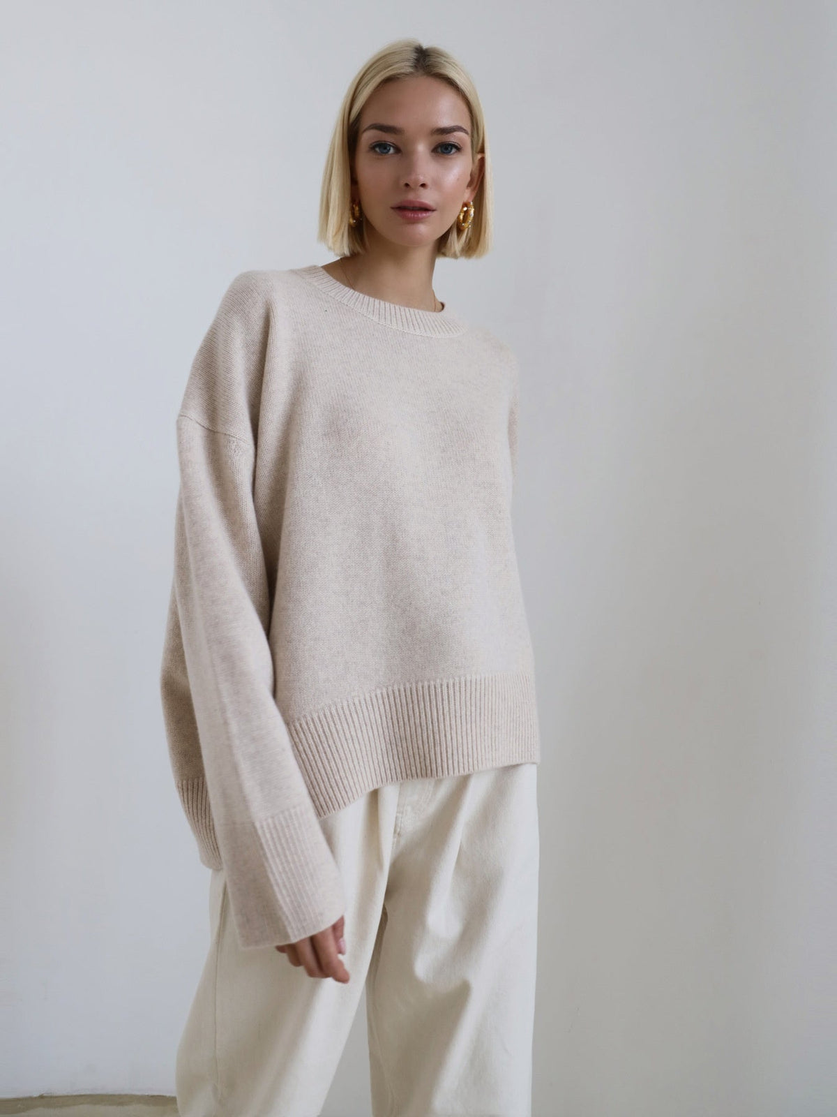 Distinctive Women's Loose Fit Pullover with Eye-Catching Design - 3 - London-stylehouse.com