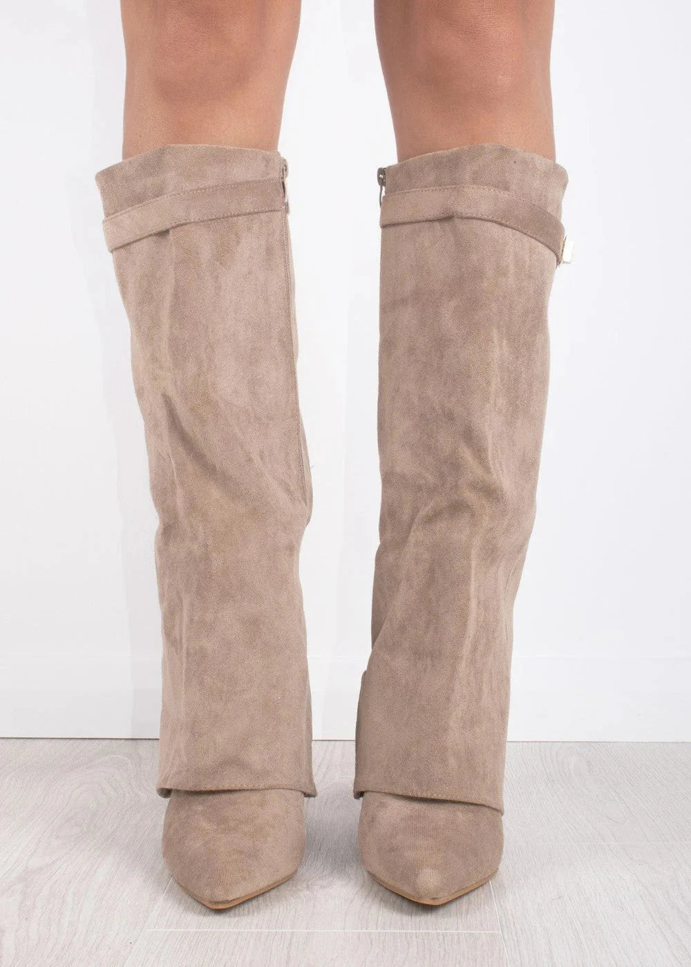 Women’s knee-high boots with a straight shaft and pointed toe - J&B; - 10 - London-stylehouse.com