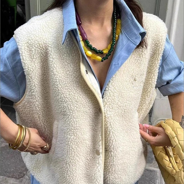 Women’s faux fur waistcoat, soft texture, with button fastening - J&B; - 3 - London-stylehouse.com