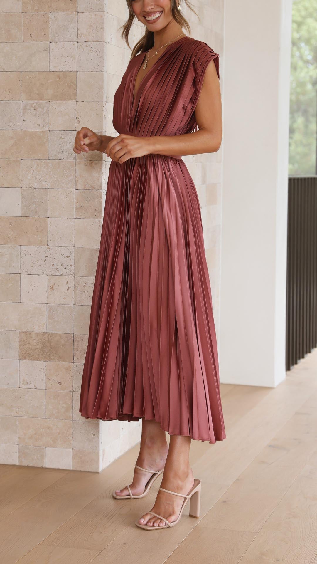 Ella – Elegant Pleated Maxi Dress for Women - Image 5